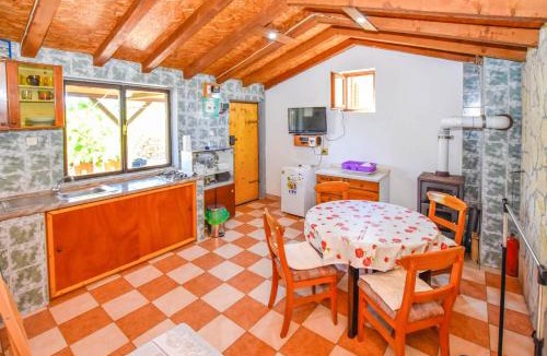 Nevidane House | House Volak
