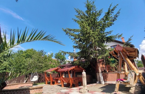 Bran Villa | House with a Norwegian Sauna in Transylvania: Casa Ciubărului Bran