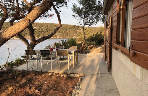 Cove Basina (Jelsa) House | Hvar island- Enjoy your privacy by the sea