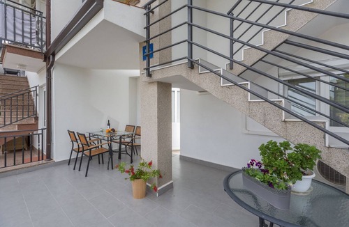 Brulo Apartment | Idyllic flat just 600 metres from the beach with private terrace, WiFi, parking space