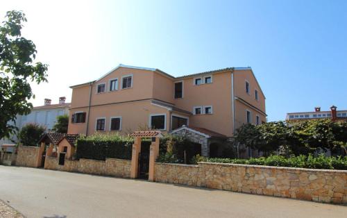 Borik Apartment | Idyllisches Apartment nur 200 Meter zum Strand mit Taxibootverbindung nach Rovinj