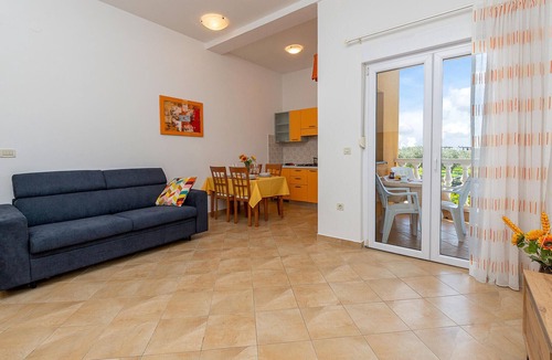Galizana Apartment | In a quiet part of Galizana, between family houses, are these newly furnished apartments.