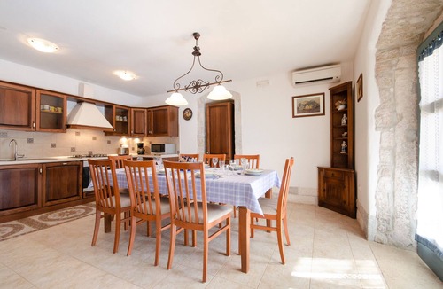 Kanfanar Villa | Istria authentic villa with private swimming pool Villa Zonti
