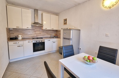 Podkoren Apartment | Jacobs Resort - House Podkoren - One bedroom apartment with a jacuzzi.