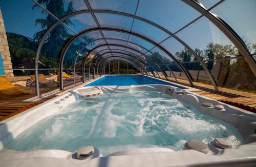 Kircija Villa | Julijud, heated pool, jacuzzi, DOME and sauna