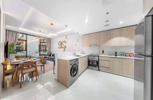 Jumeirah Village Circle Apartment | JVC 1BR nr Circle Mall | Sleeps 7 | Pool & Gym