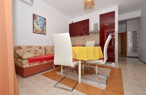 Municipality of Trogir Apartment | KATARINA 1 apartment for 4 + 1 people, 2 bedrooms and only 20m from the beach
