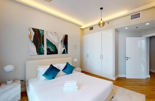Dubai Marina Apartment | Key View - Torch Tower