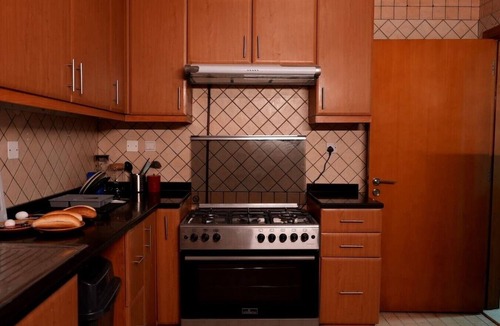 Al Majaz Bed & Breakfast | King Lake View Room near Dubai