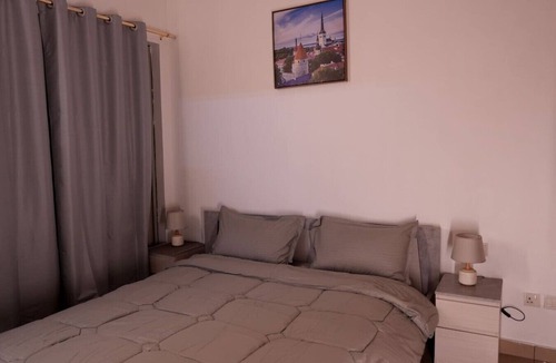 Al Majaz Bed & Breakfast | King Lake View Room with Private Balcony near Dubai