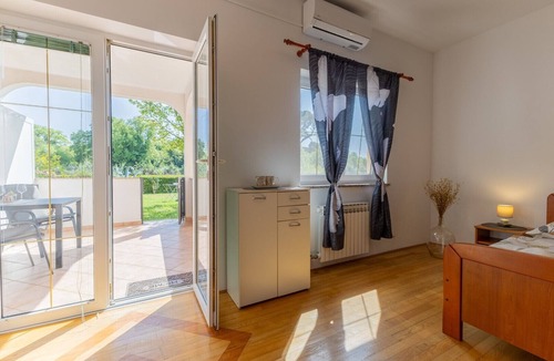 Cervar Apartment | Klaudio/Double Room with Garden View
