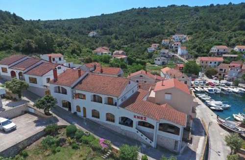 Knez House | Knež - Relaxing Apartments Near the Sea on Mali Iž