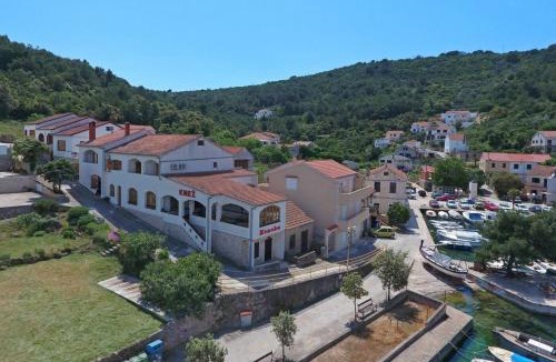 Knez House | Knež - Relaxing Apartments Near the Sea on Mali Iž