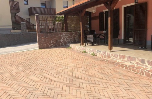 Kamno Apartment | Kolovrat, 90 m2, 2 bedrooms, terrace, airco, garden, own parking, BBQ