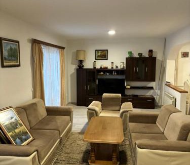 Pale Villa | Komforna kuca Pale