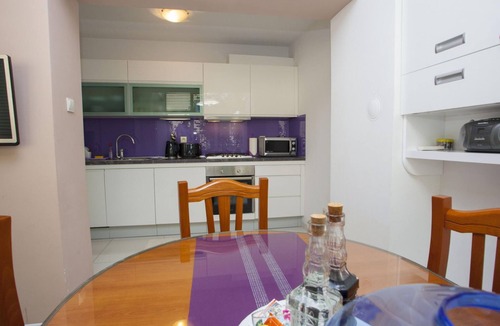 Bidol Apartment | Komfortable Ferienwohnung mit Terrasse in Bidol by Interhome