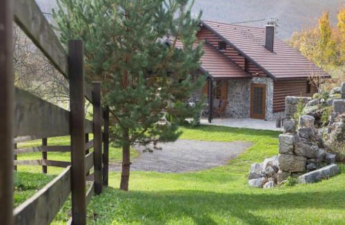 Gospic House | Kuca Dide Juke pod Lipovcem