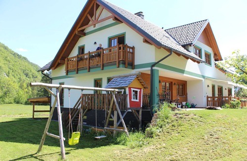 Polje Villa | Lake Bohinj Apartments Villa Dov