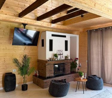 Brezoi Ski Chalet | LaMonte Retreat