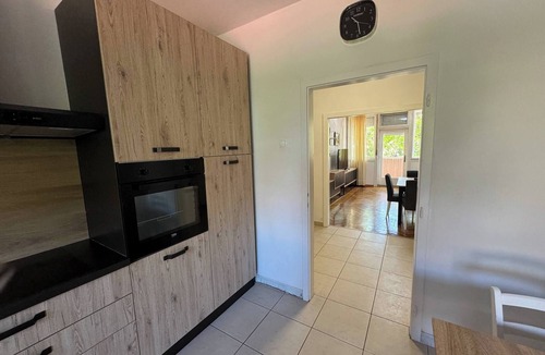 Bacvice Apartment | Large 3BR apartment in the center & sand beach 5BD