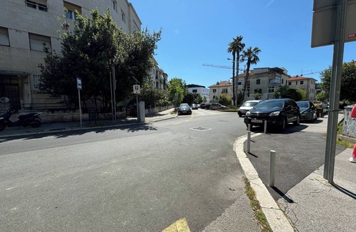 Bacvice Apartment | Large 3BR apartment in the center & sand beach 5BD
