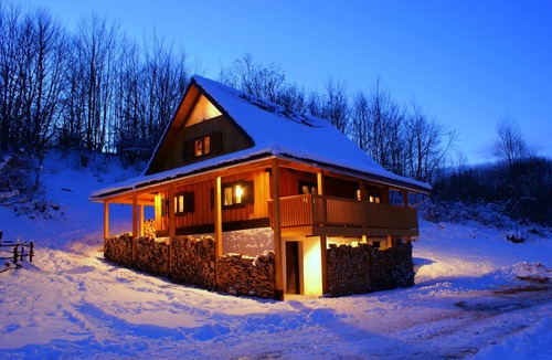 Velika Plana Cabin | Linden Tree Retreat & Ranch