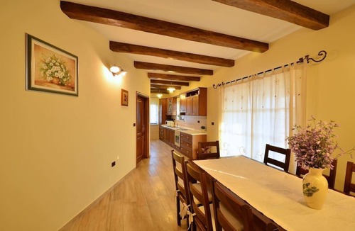 Sculci Villa | Lovely 5-Bed Villa in Buzet