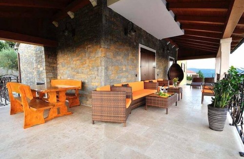 Sculci Villa | Lovely 5-Bed Villa in Buzet