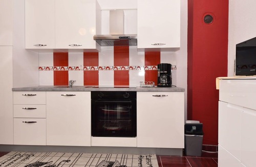 Obrovac Apartment | Lovely apartment for 4 people with A/C, WIFI, TV and terrace