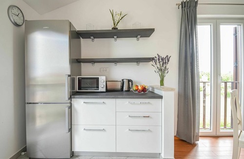 Nova Vas Apartment | Lovely apartment for 3 guests with A/C, pool, WIFI, TV, terrace and panoramic view