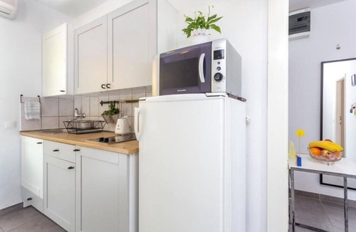 Krizna luka Apartment | Lovely apartment for 3 people with WIFI, A/C, TV, terrace and pets allowed