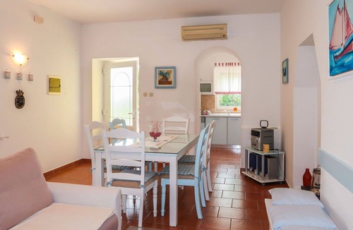 Crni Apartment | Lovely apartment for 4 guests with A/C, WIFI, TV, terrace and pets allowed
