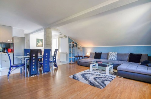 Rubesi Apartment | Lovely apartment for 4 people with A/C, WIFI, pool, TV and balcony