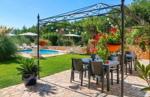 Rabac Apartment | Lovely apartment for 4 people with WIFI, pool, A/C, TV, terrace and pets allowed
