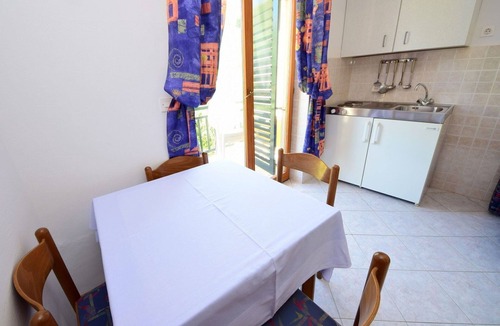 Stankovici Apartment | Lovely apartment for 4 people with A/C, pool, WIFI, terrace, pets allowed and panoramic view