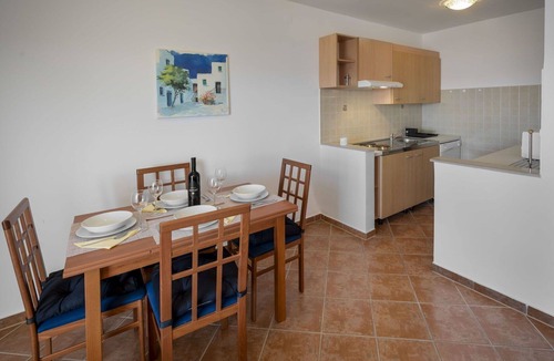 Klenovica Apartment | Lovely apartment for 4 people with WIFI, pool, A/C, TV and terrace
