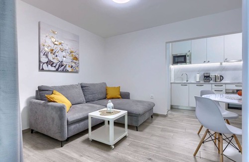 Cervar Porat Apartment | Lovely apartment for 4 people with A/C, WIFI, TV and terrace
