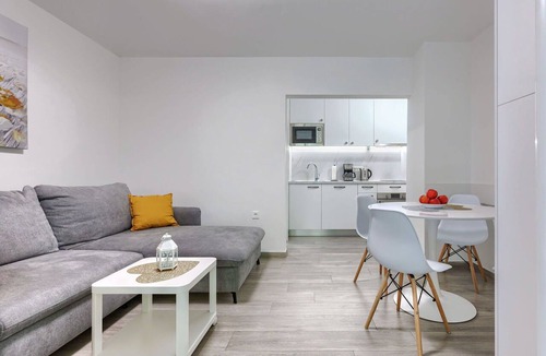 Cervar Porat Apartment | Lovely apartment for 4 people with A/C, WIFI, TV and terrace