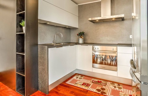 Lovrecica Apartment | Lovely apartment for 6 guests with A/C, WIFI, TV, terrace and pets allowed