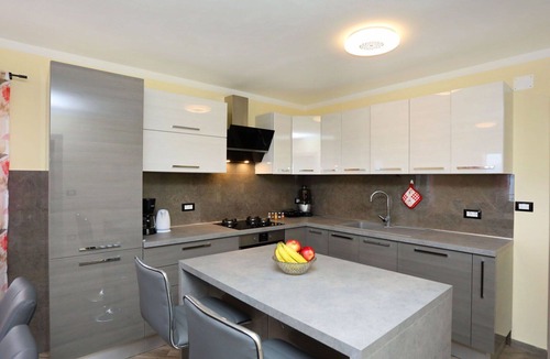 Ravni Apartment | Lovely apartment for 6 people with WIFI, A/C, TV and balcony