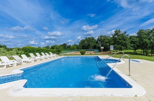 Modrusani Apartment | Lovely apartment for 8 people with WIFI, pool, A/C, TV and terrace
