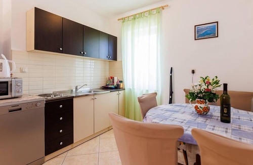 Soline Apartment | Lovely apartment in Dobrinja with WiFi