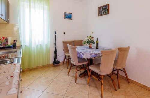 Soline Apartment | Lovely apartment in Dobrinja with WiFi