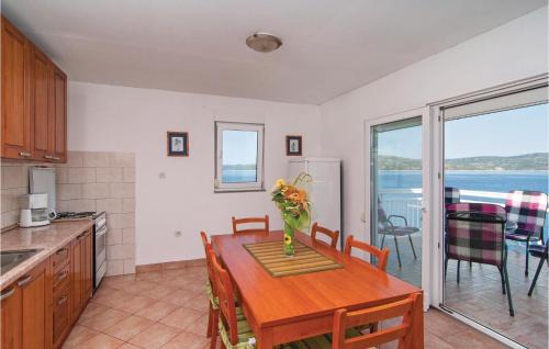 Veliki Drvenik Apartment | Lovely Apartment In Drvenik Veliki With Wifi