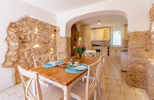 Ajdovscina Apartment | Lovely Apartment in Gozd with Garden, Great View