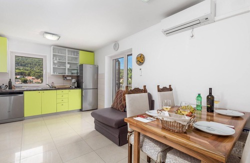 Veli Losinj Apartment | Lovely apartment in Veli Losinj with WiFi