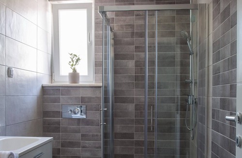 Imotski Apartment | Lovely Apartment in Imotski with Balcony