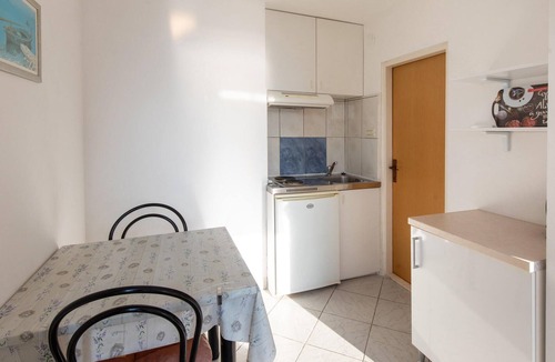 Klek Apartment | Lovely apartment in Klek with WiFi