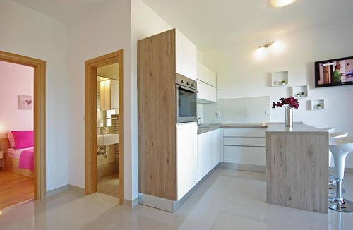 Moca Apartment | Lovely apartment in Makarska with lake view