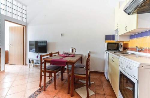 Mandre Apartment | Lovely apartment in Mandre with WiFi
